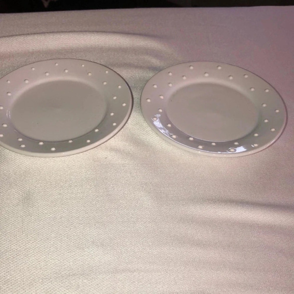 𝅺2 Tiny saucers